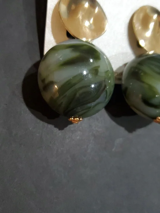 Natasha couture gold tone organic pebble look green marbled swirl orb earrings - Picture 3 of 11